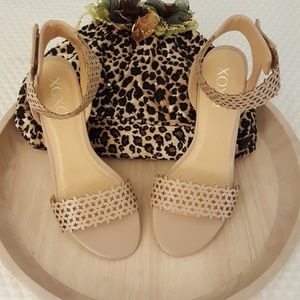 Velcro ankle wrap sandal